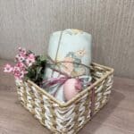Kαλάθι με πασχαλινό τραπεζομάντηλο